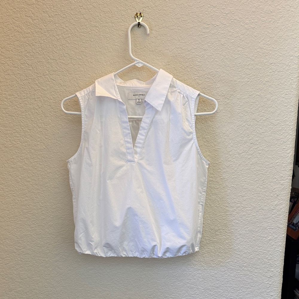 Banana Republic White Sleeveless Blouse NWOT